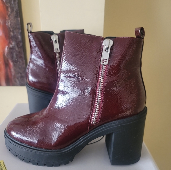 Steve Madden Burgundy Turbo Booties - Picture 8 of 8